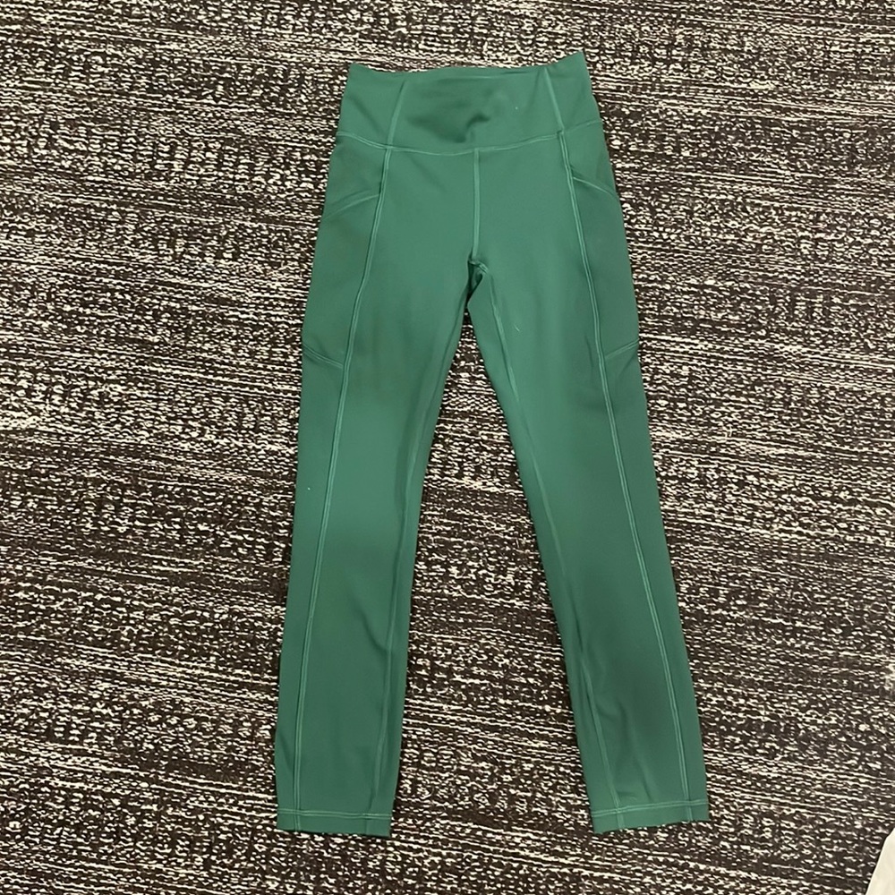 Lululemon Everglade Green Invigorate High-Rise Crop 23" Size 2